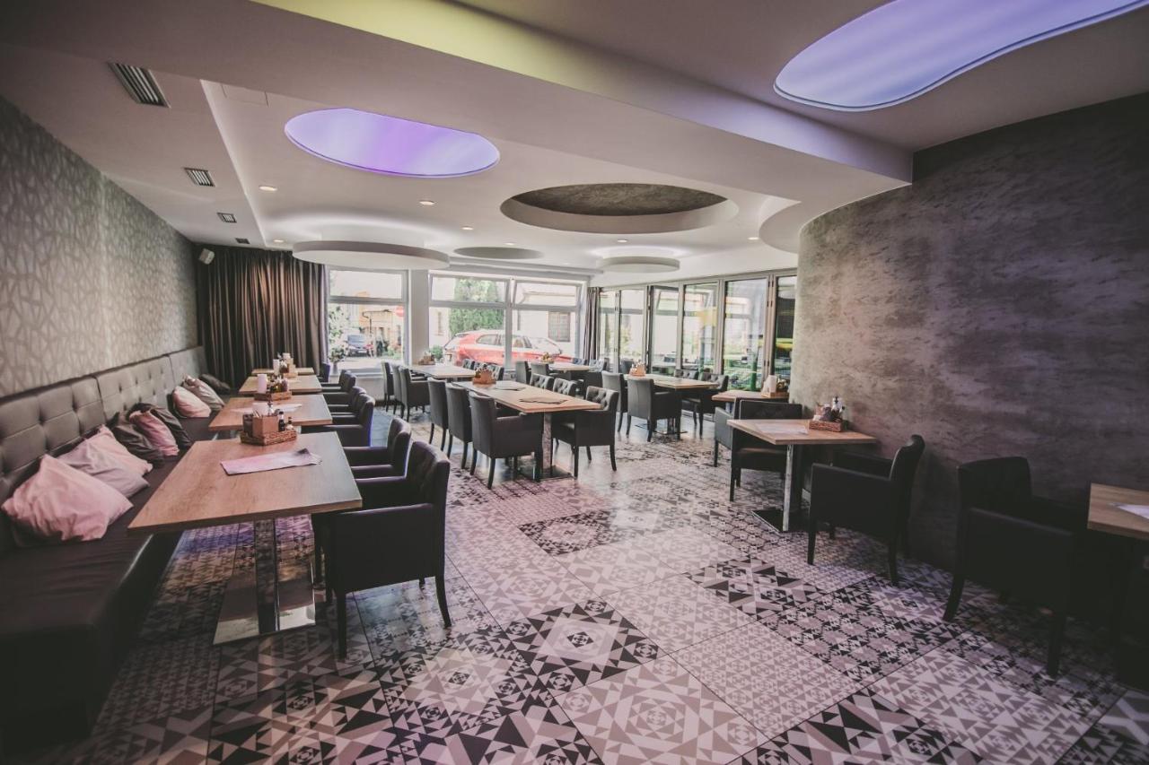 Hotel U Kostela Modrice Ngoại thất bức ảnh